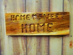 Click to enlarge image  - HANDCRAFTED WOOD SIGN - HOME SWEET HOME