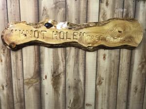 Click to enlarge image  - HANDCRAFTED WOOD SIGN - KNOT HOLE TREE FARM